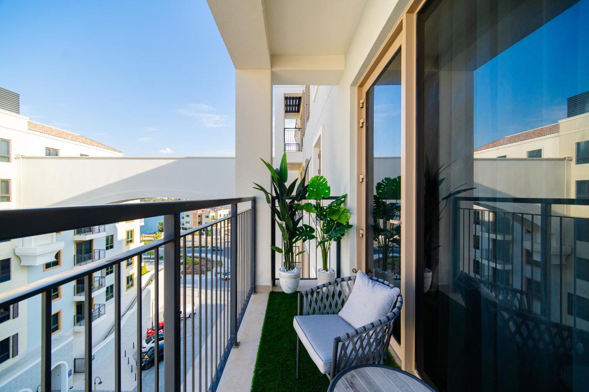 1 Bdr, Unique Location, Port De La Mer, Access *