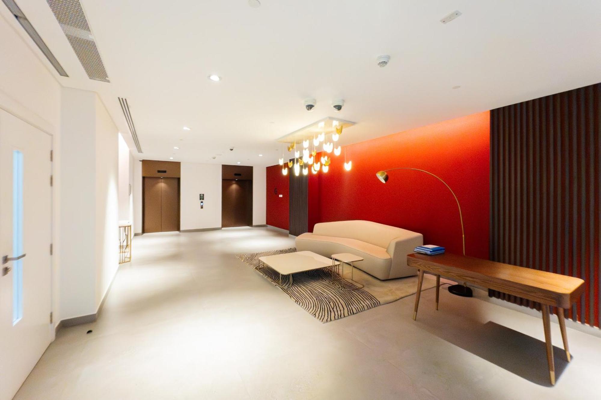 Apartment 1 Bdr, Unique Location, Port De La Mer, Access