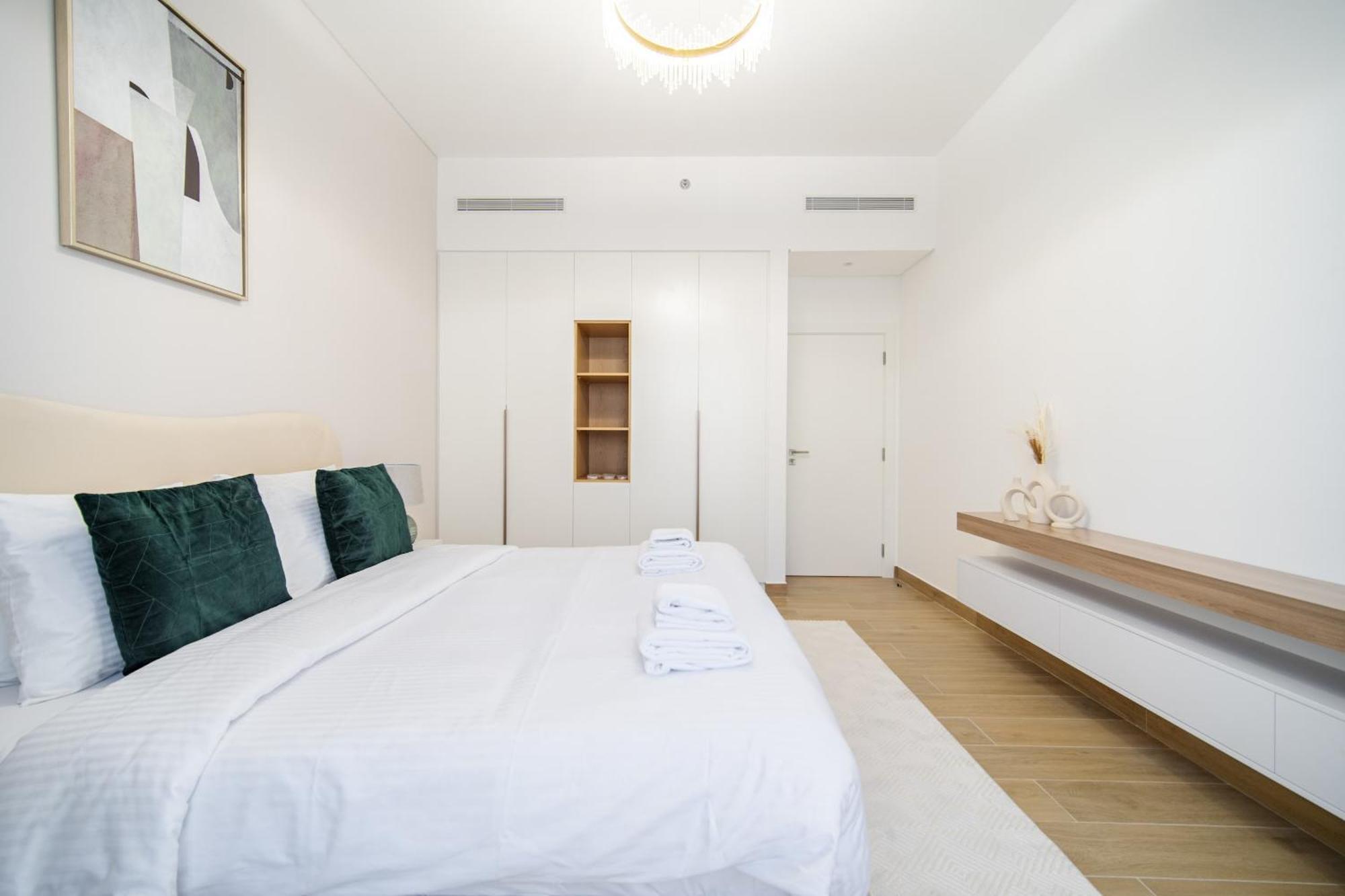 1 Bdr, Unique Location, Port De La Mer, Access